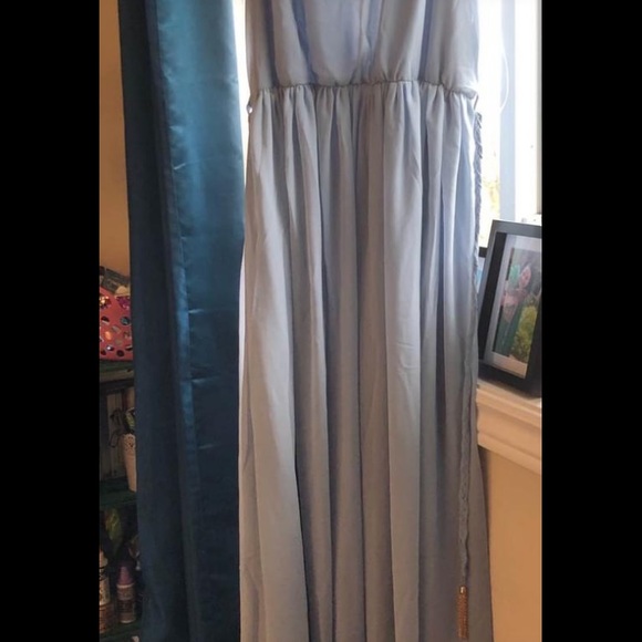 Long flowy dress - Picture 2 of 4